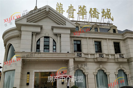 世尊华府3室2厅2卫68万113m2简单装修证满两年